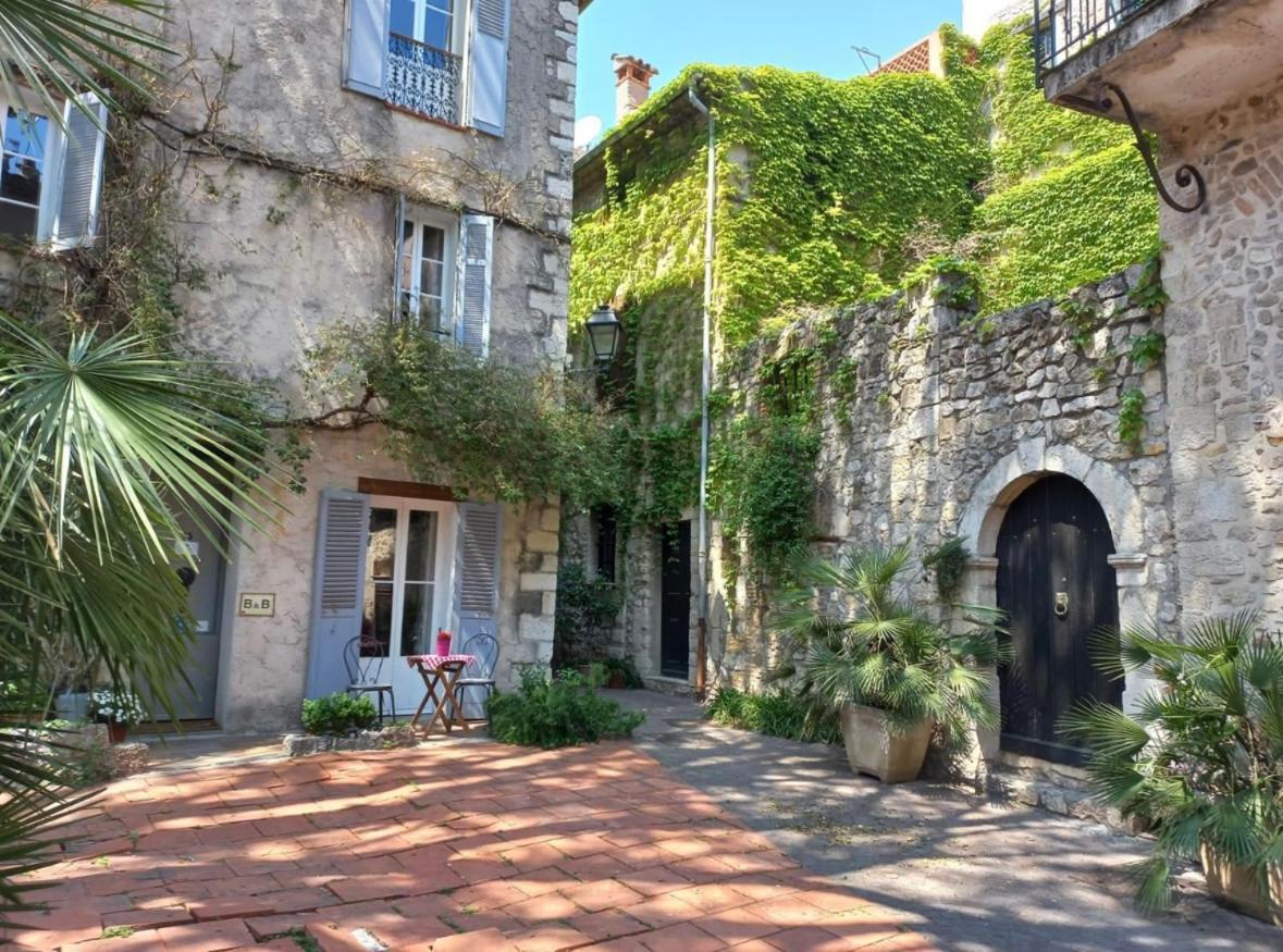 Studio Au Coeur Du Vieil Antibes Apartment Exterior photo